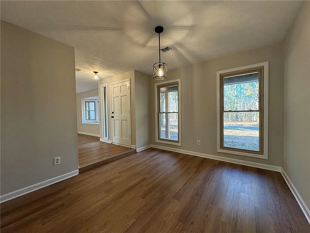 2020 Kemp Road Northeast - 1 — Photo 1