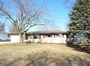 W183N8958 Maryhill Dr, Menomonee Falls, WI 53051