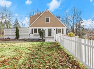 270 Smith Ridge Rd, New Canaan, CT 06840