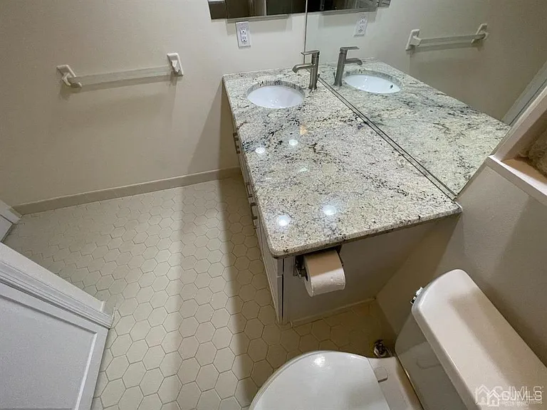 297 Cozzens Ct — Photo 16