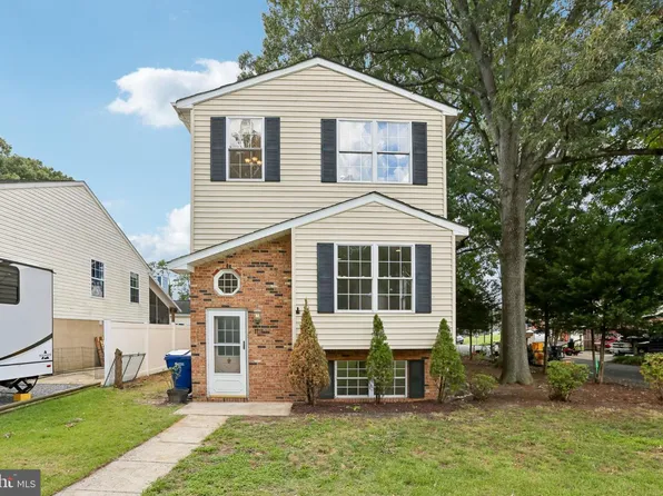 7736 Woodlawn Ave, Pasadena, MD 21122