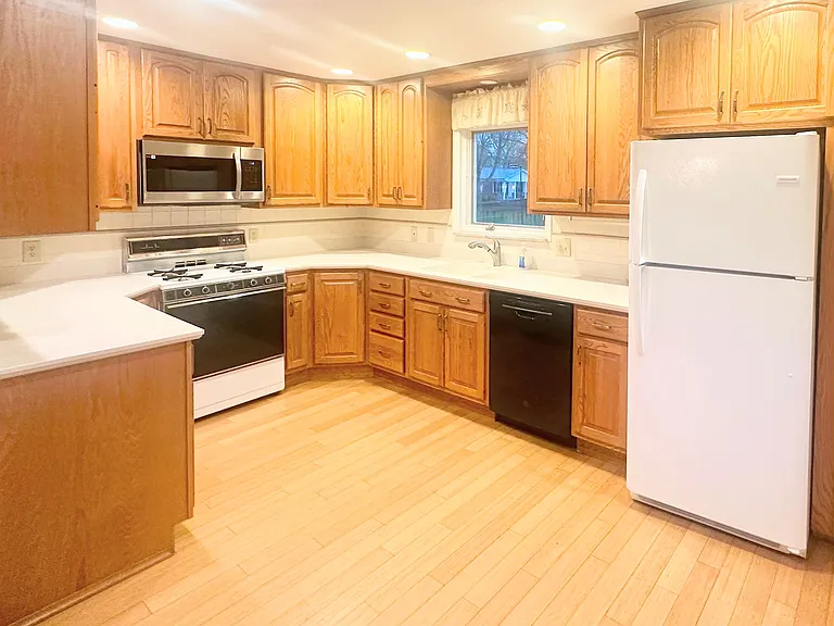 242 Ranchmoor Trl — Photo 10