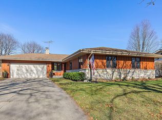 908 Kehoe Dr, St Charles, IL 60174