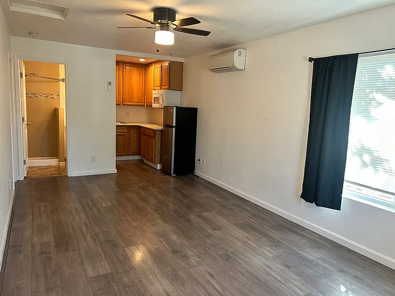 205 Grape St #2 — Photo 10