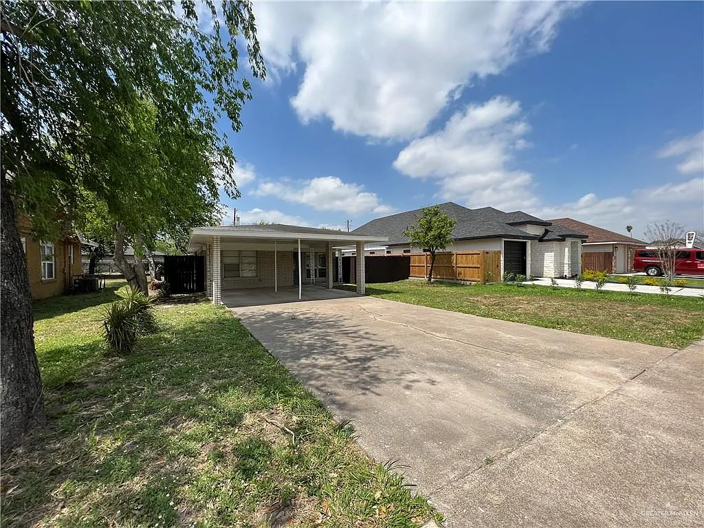 4 bed, 3.0 bath, 2092 sqft, $1,900 — Photo 2