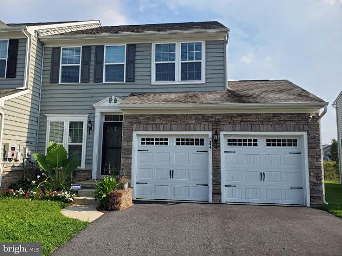 1st image of 544 Canal Dr