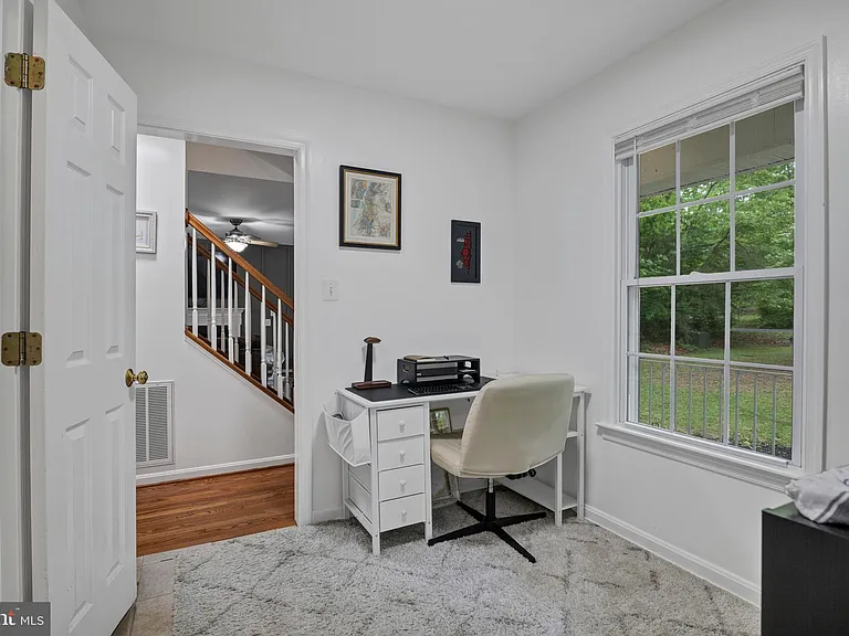 583 Norwich Dr — Photo 14