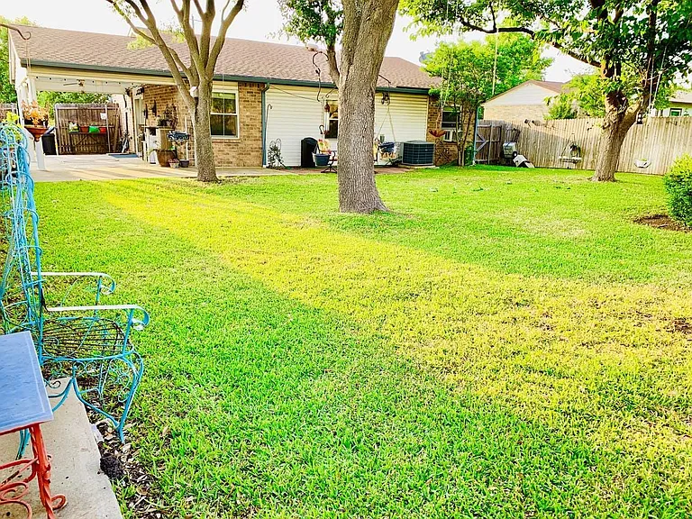 7704 Independence Dr — Photo 7