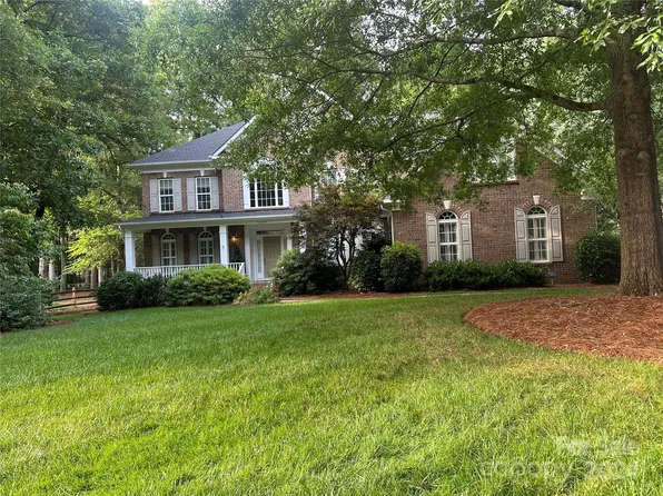 12689 Overlook Mountain Dr, Charlotte, NC 28216