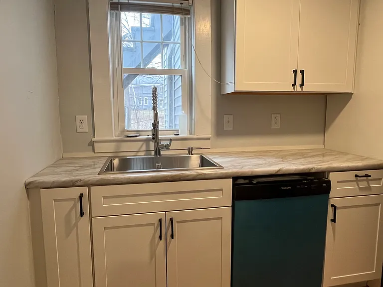413 Hammond St #5 — Photo 8