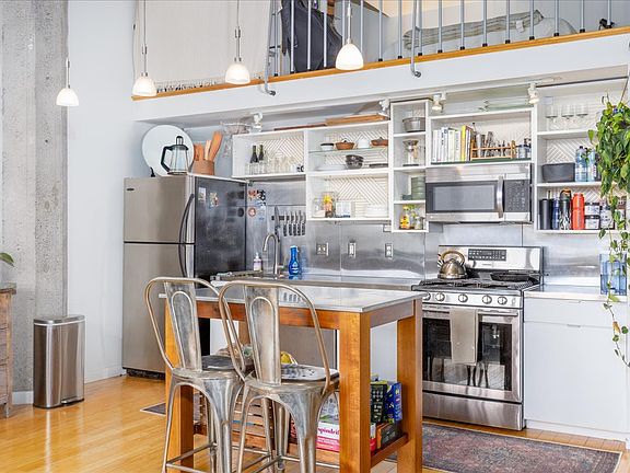 4th image of 156 Porter St APT 112