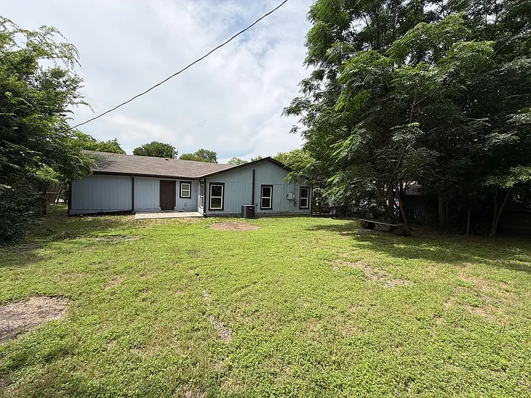 3812 Hiland Dr — Photo 9