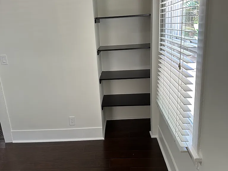 1206 N Orange Grove Ave #B — Photo 8