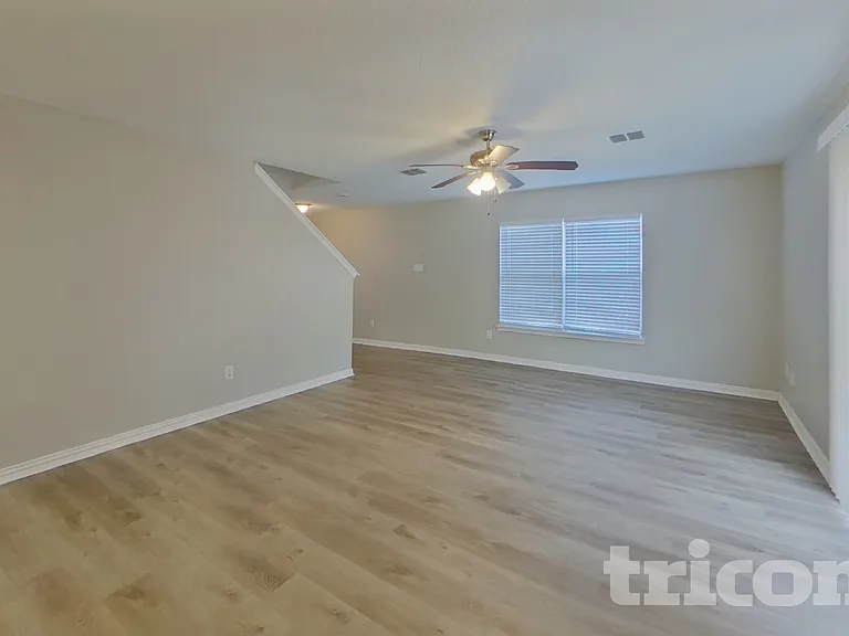 541 Gibson St — Photo 3