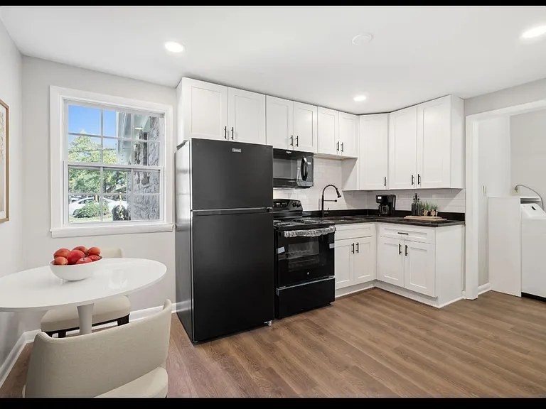 1911 Morena St — Photo 24