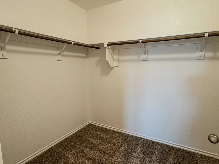 801 Meadow Creek Ln — Photo 13