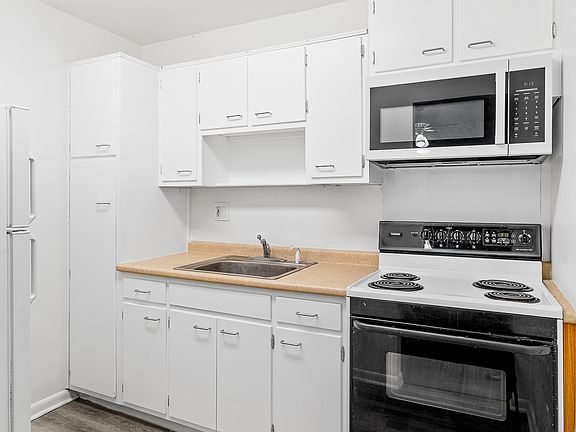 4th image of 708 Breckenridge Ln #3