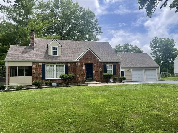 909 NE Vivion Rd, Kansas City, MO 64118