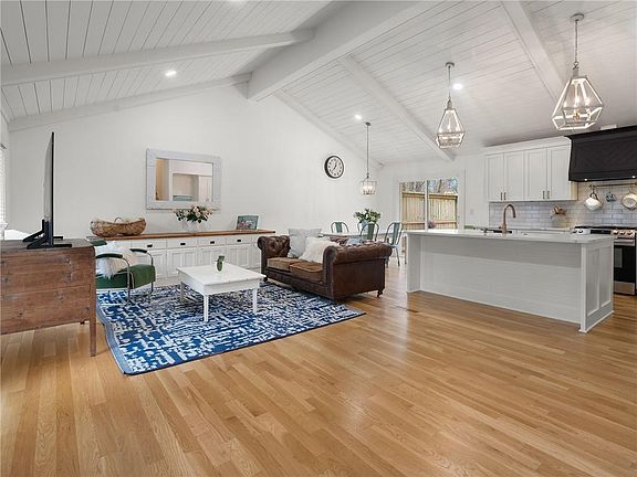 3rd image of 1350 Sanden Ferry Dr