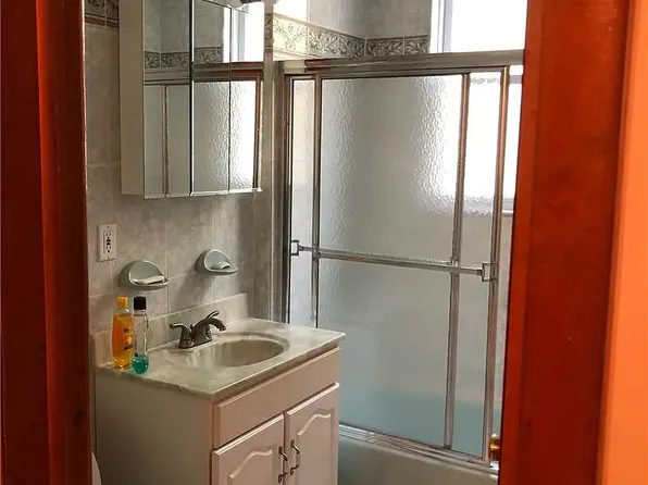 1638 W 12th St #1, Brooklyn, NY 11223