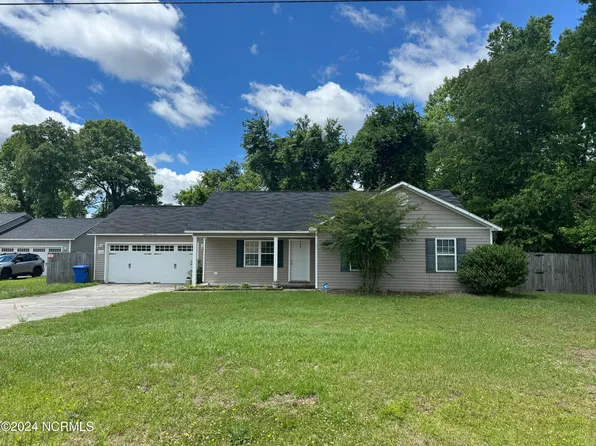 100 Eagle Ridge Drive, Beulaville, NC 28518