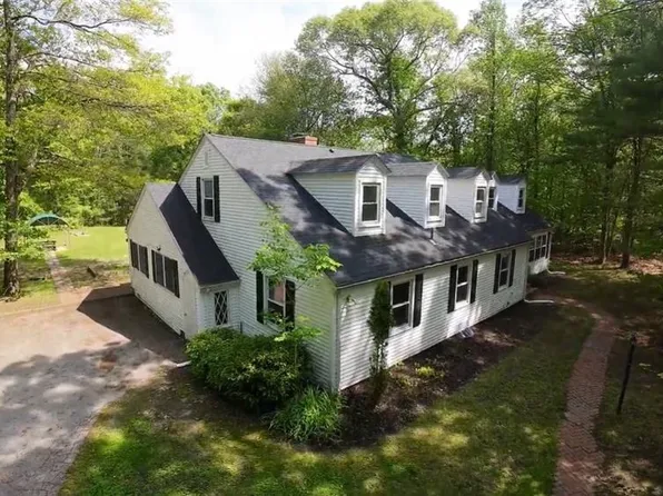 2699 Wallum Lake Rd, Pascoag, RI 02859
