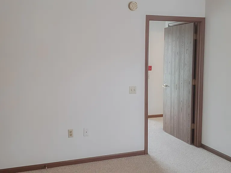 695 Wood Violet Ln #9 — Photo 7