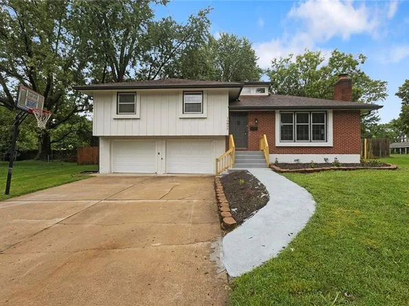 10805 E 65th St, Raytown, MO 64133