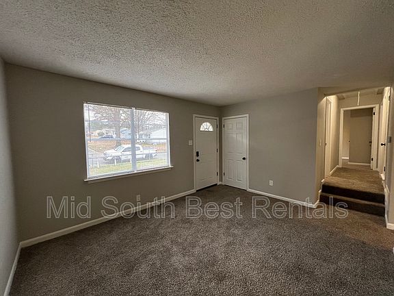 2nd image of 939 Leacrest Ave