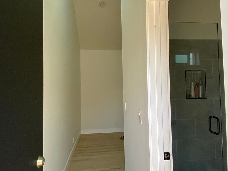 1st image of 807 Burchett St