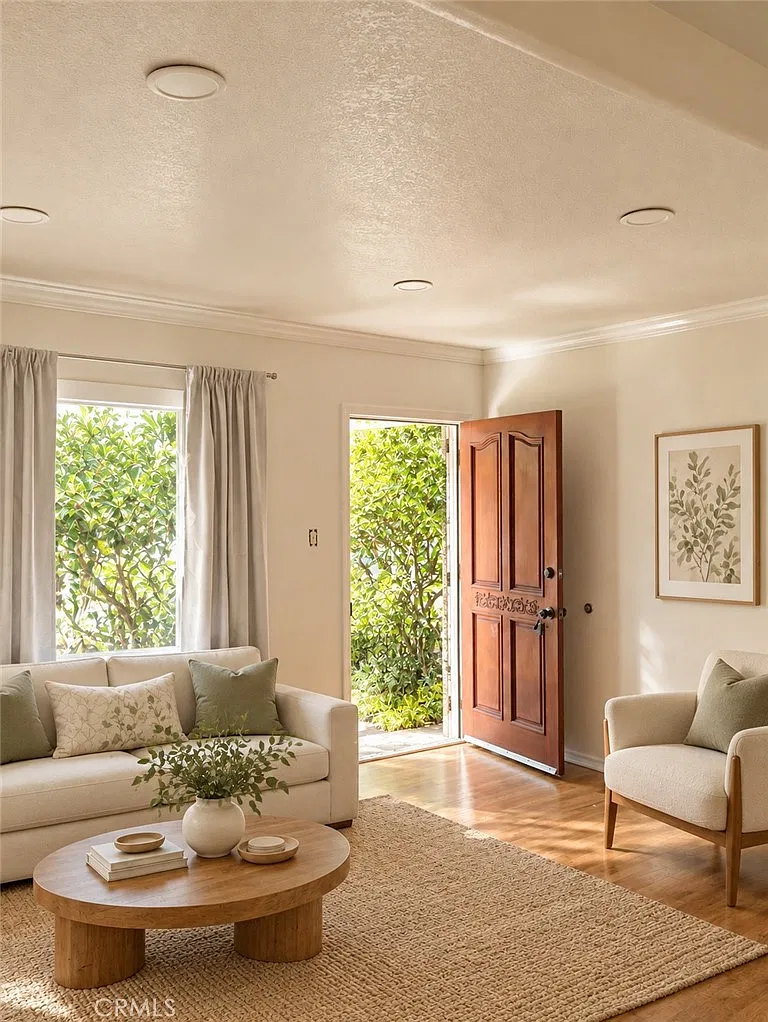 2 bed, 1000 sqft, $2,995 — Photo 1