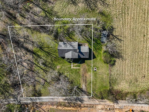 3rd image of 99999 New Haw Creek Rd