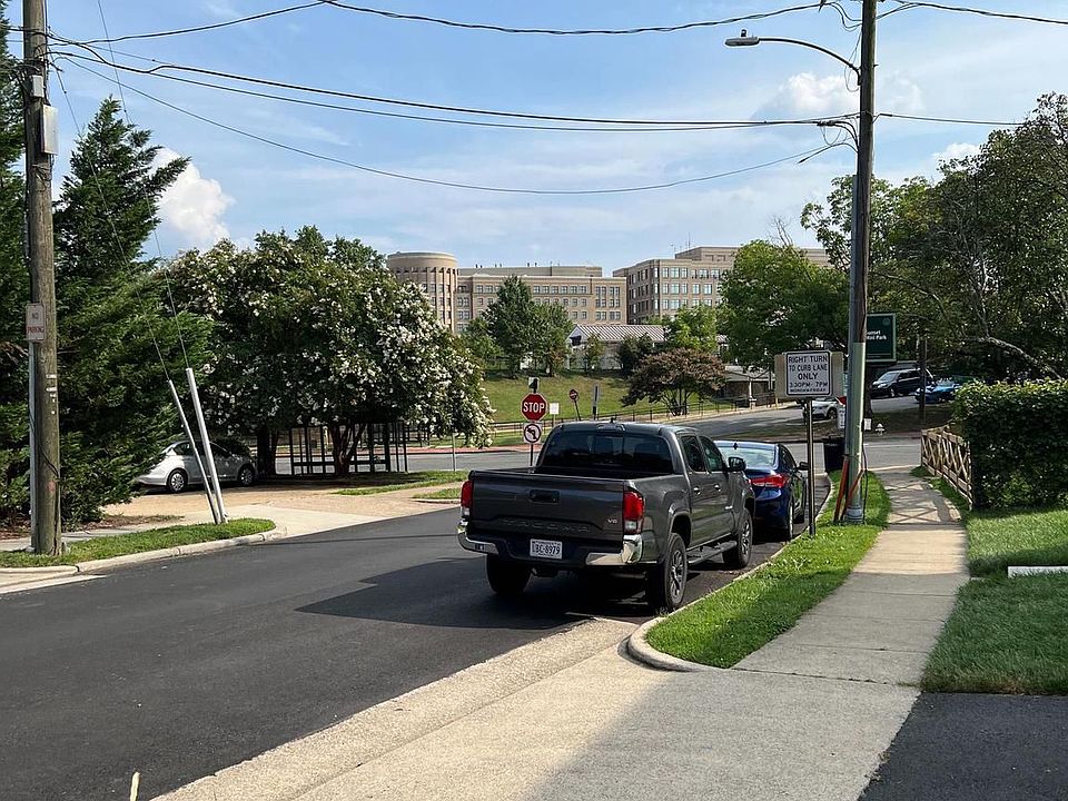 1st image of 8 Sunset Dr