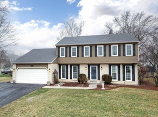 903 Canyon Run Rd, Naperville, IL 60565