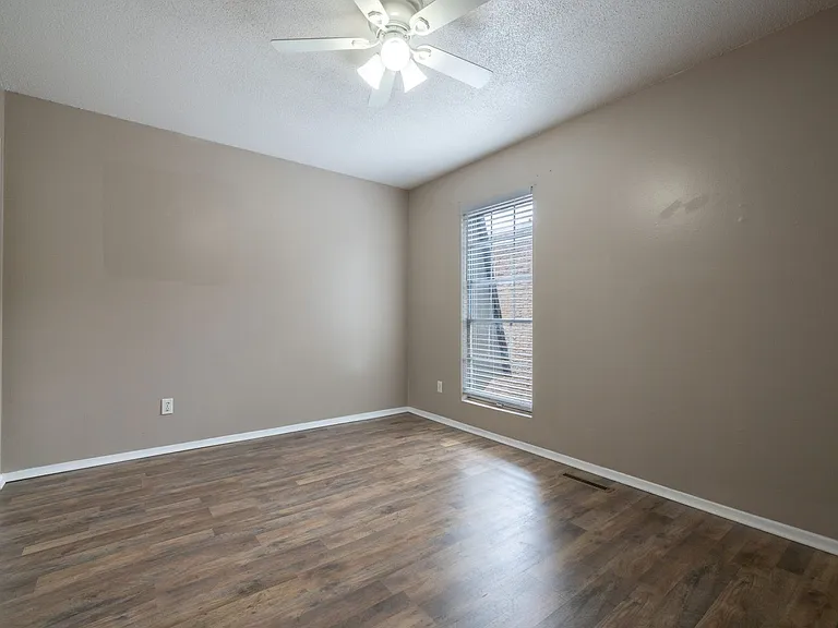 235 Keowee Trl — Photo 35