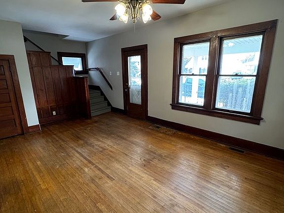 3rd image of 1211 Bell Ave