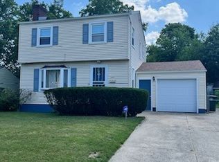 399 Hillwood Dr, Akron, OH 44320
