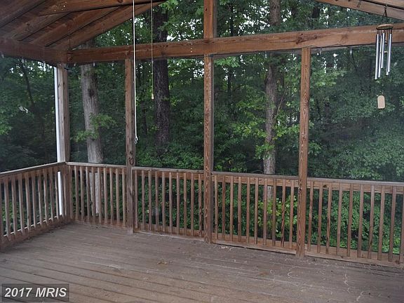 Screen Porch with access from kitchen and outside