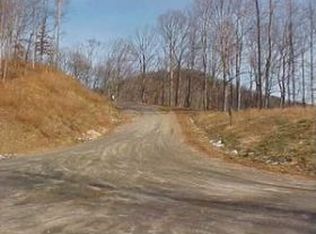 153 Cavalier Dr, Raeford, NC 28376