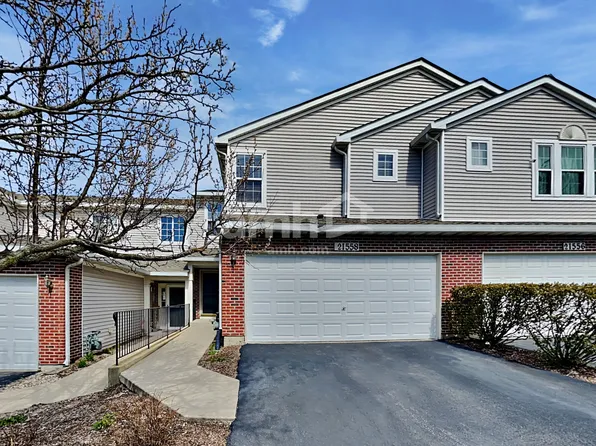 21558 Eich Dr, Crest Hill, IL 60403