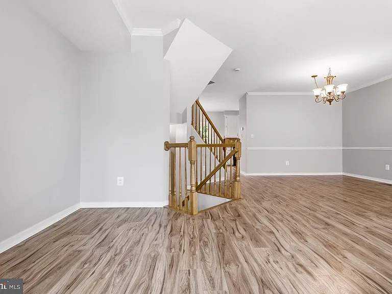 7035 Kings Manor Dr — Photo 6