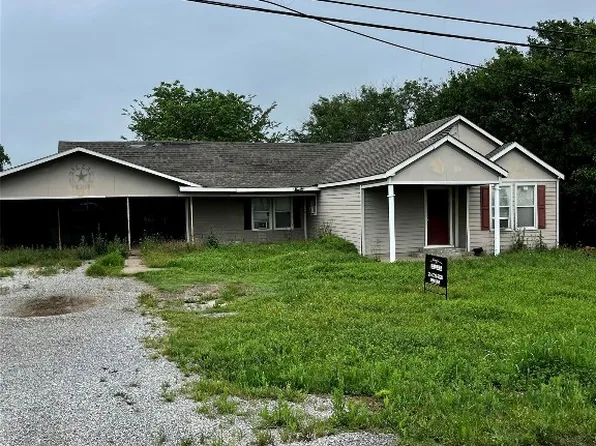 810 E Grand St, Whitewright, TX 75491