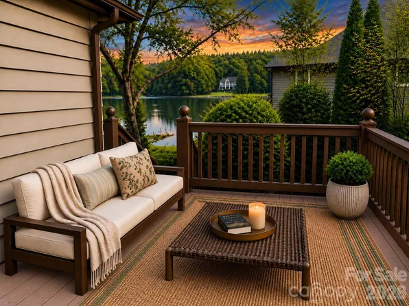 99 Willow Way, Hendersonville, NC 28739