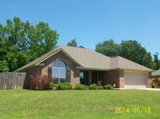 21 Hemingway Dr, Bassfield, MS 39482