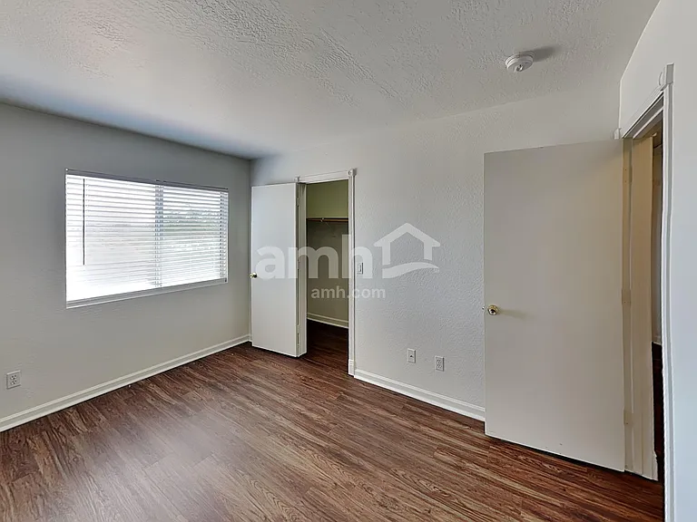 11801 N Olive St — Photo 10