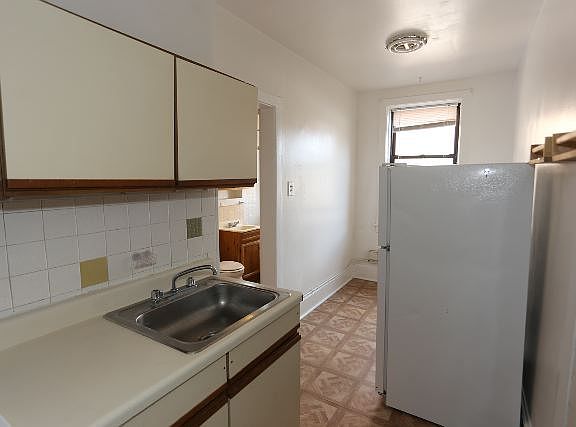 3rd image of 429 W Belden Ave APT A201