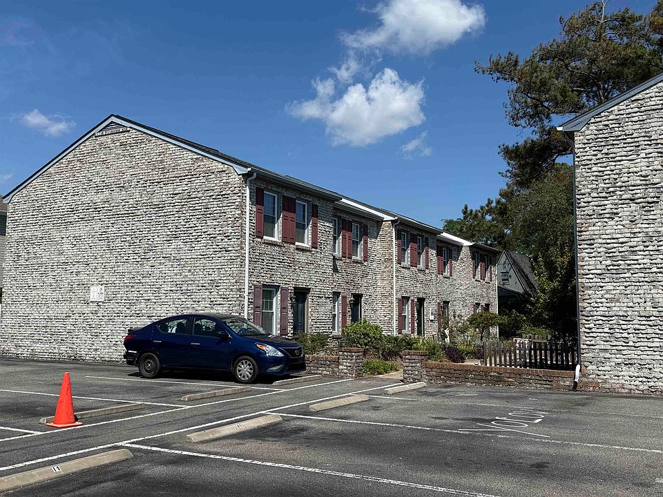1st image of 1506 Havens Dr APT E