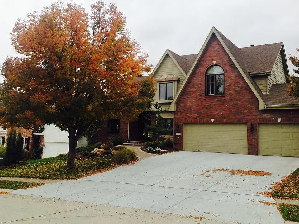14010 Hartman Ave
