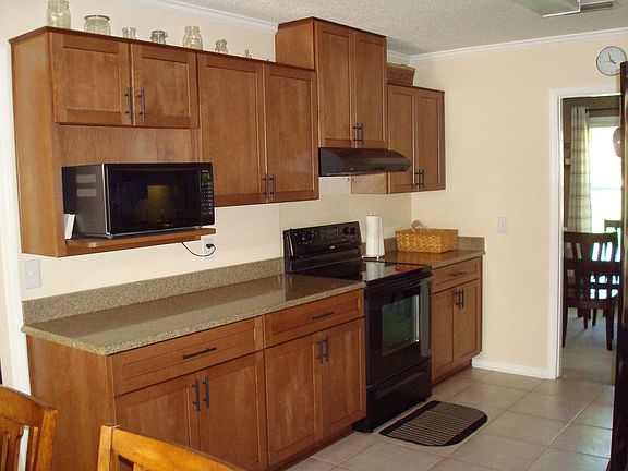 Galley kitchen (1)