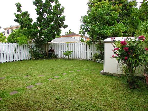 Lovely 2 story home near Metro Zoo